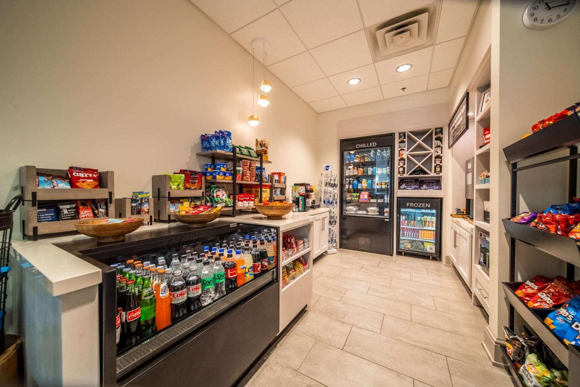 Hilton Garden Inn Rochester Downtown Экстерьер фото