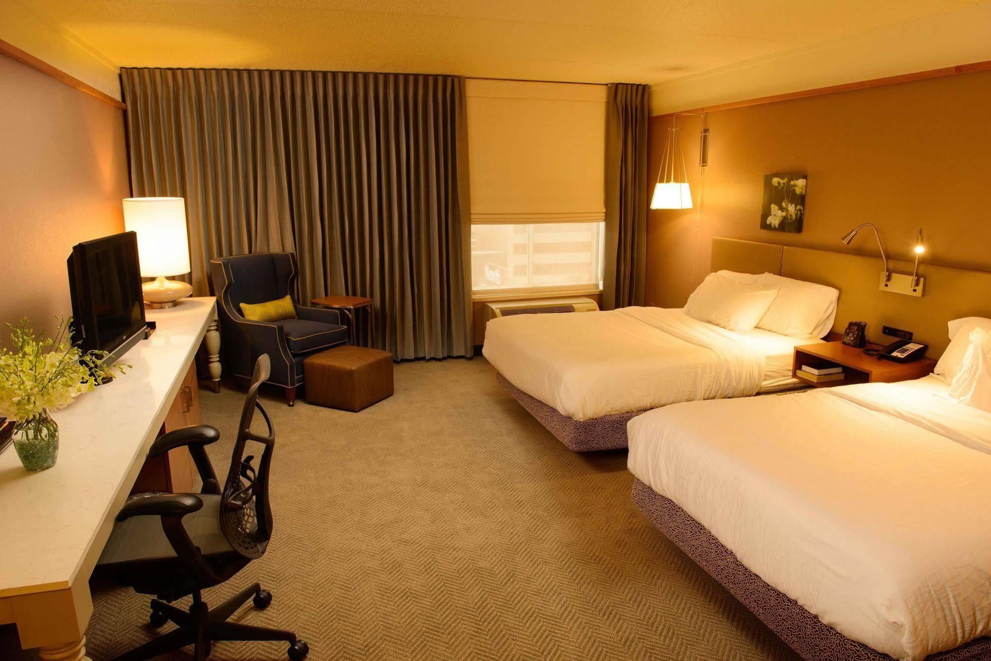 Hilton Garden Inn Rochester Downtown Экстерьер фото